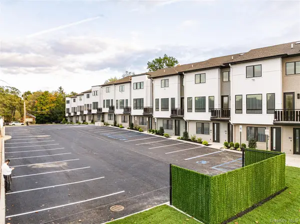 17 Union Rd 211, Spring Valley, NY 10977