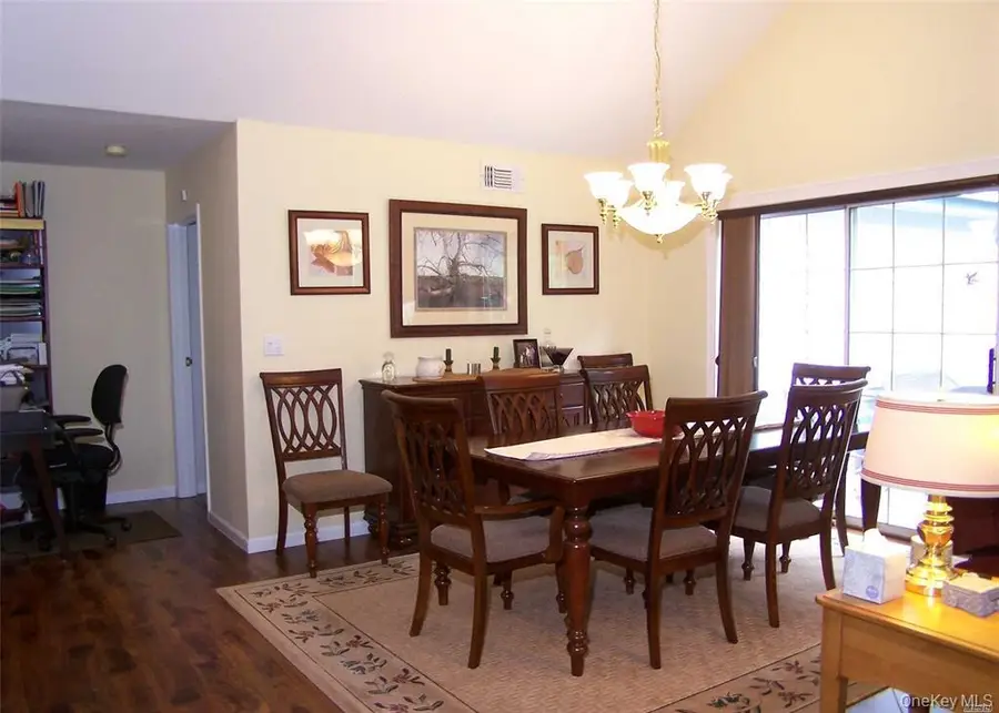 38 Huntingdale Way, Middle Island, NY 11953 - Image #3