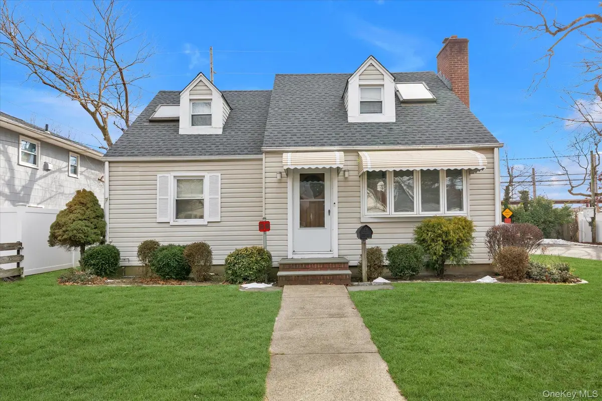 89 Foster Avenue, Valley Stream, NY 11580 - Image #1