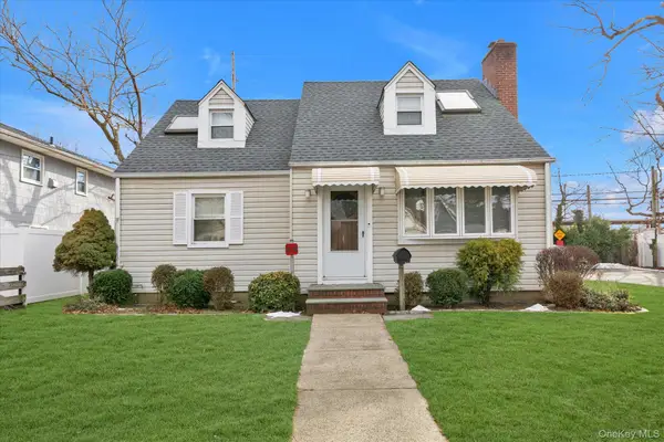 89 Foster Avenue, Valley Stream, NY 11580