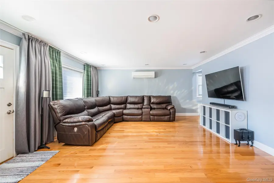 94 Sheridan Boulevard, Mineola, NY 11501 - Image #3