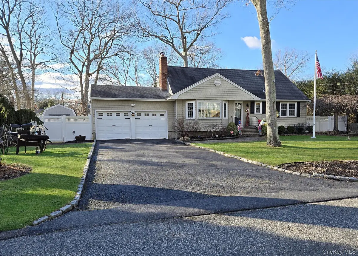 94 Clarendon Road, Ronkonkoma, NY 11779 - Image #1