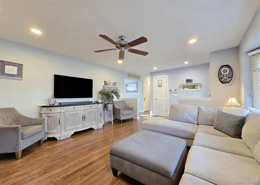 94 Clarendon Road, Ronkonkoma, NY 11779 - Image #3