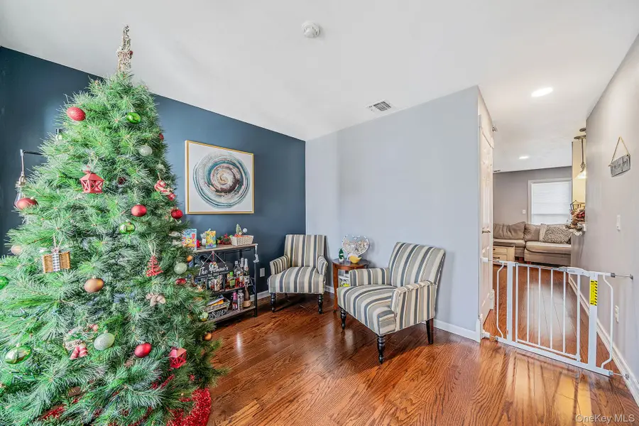 189 Haddon Hollow Court, Middle Island, NY 11953 - Image #3