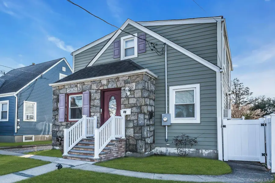 31 Cedar Street, Roosevelt, NY 11575 - #2