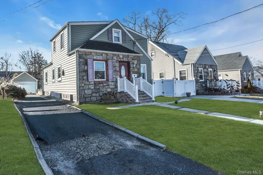 31 Cedar Street, Roosevelt, NY 11575 - #3