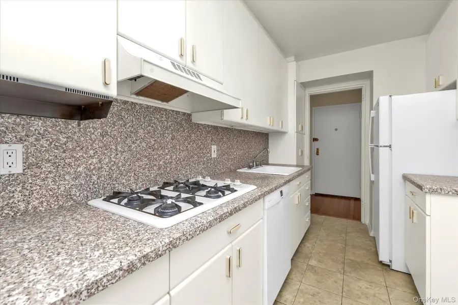 209-80 18 Avenue #6D, Bayside, NY 11360 - Image #2