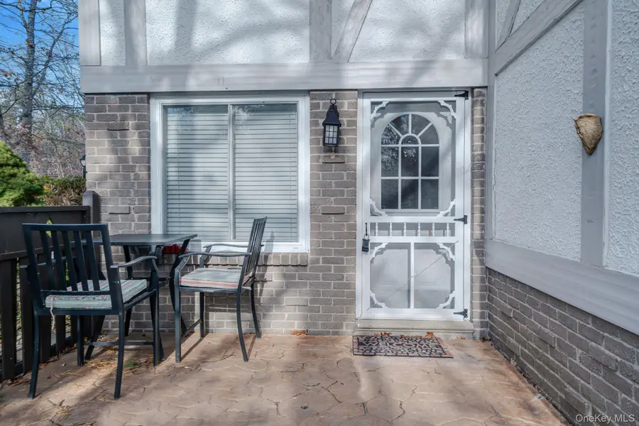 586 Blue Ridge Drive, Medford, NY 11763 - Image #3