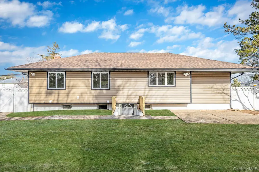 20 Bowling Lane, Deer Park, NY 11729 - Image #2