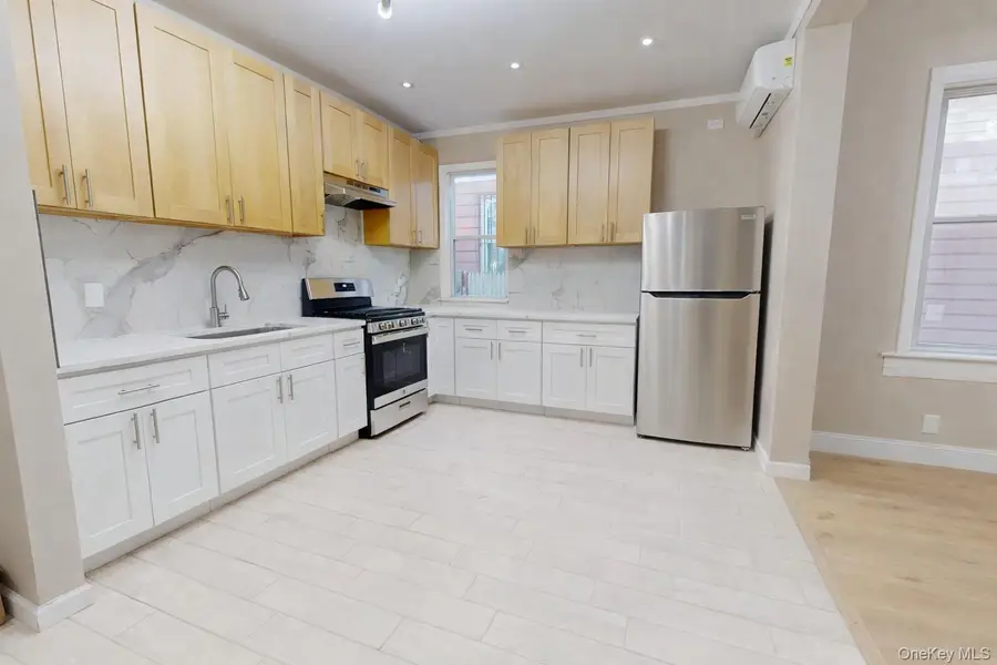 9561 115th Street, South Richmond Hill, NY 11419 - Image #2