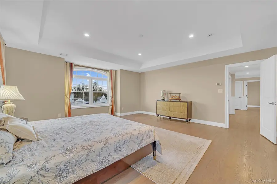 76 Northern Parkway W, Plainview, NY 11803 - Image #3