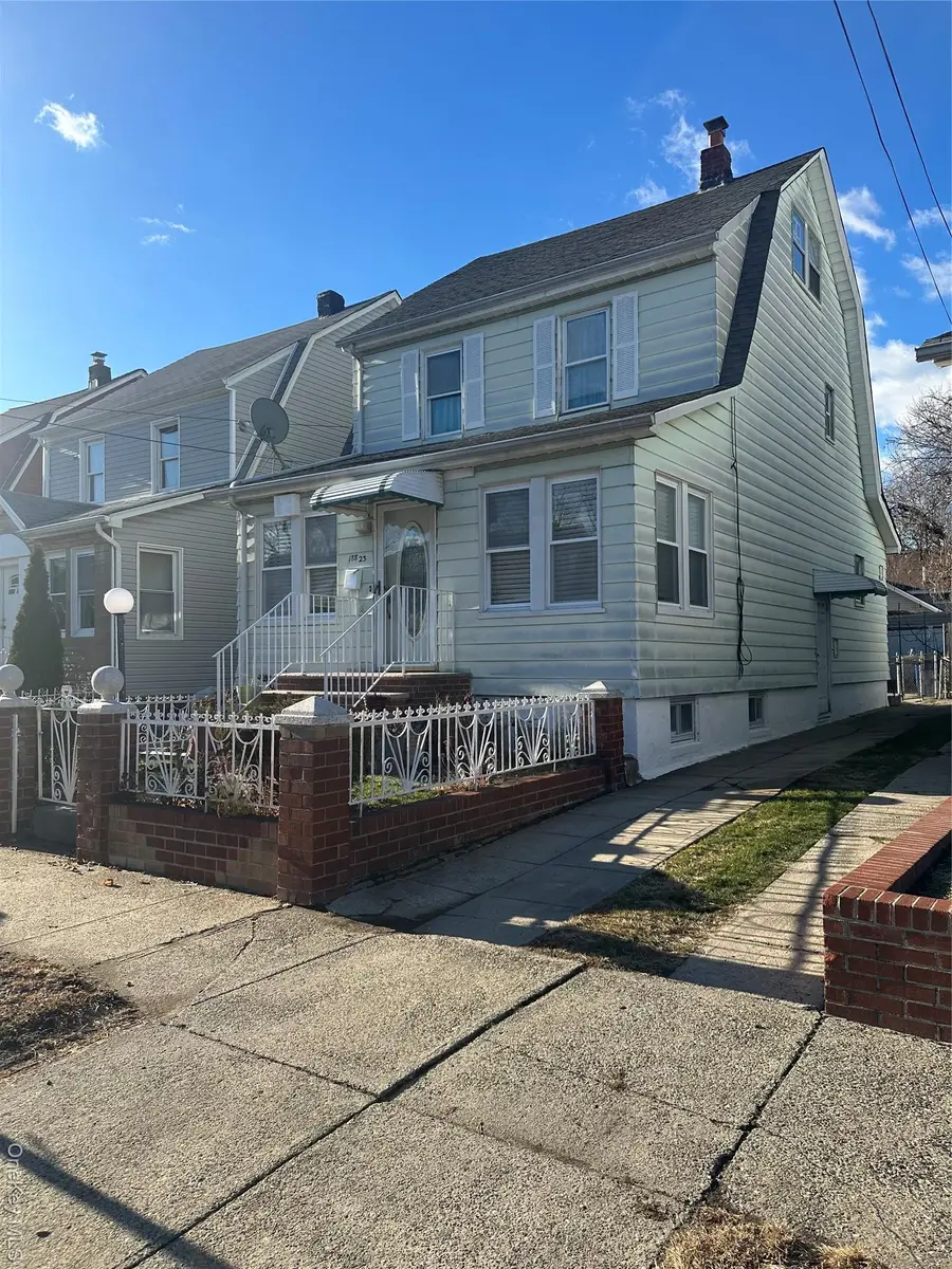 18823 Mangin Avenue, Saint Albans, NY 11412 - Image #2