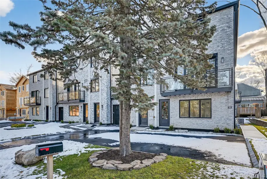 27 Ellish Parkway #202, Spring Valley, NY 10977 - Image #3