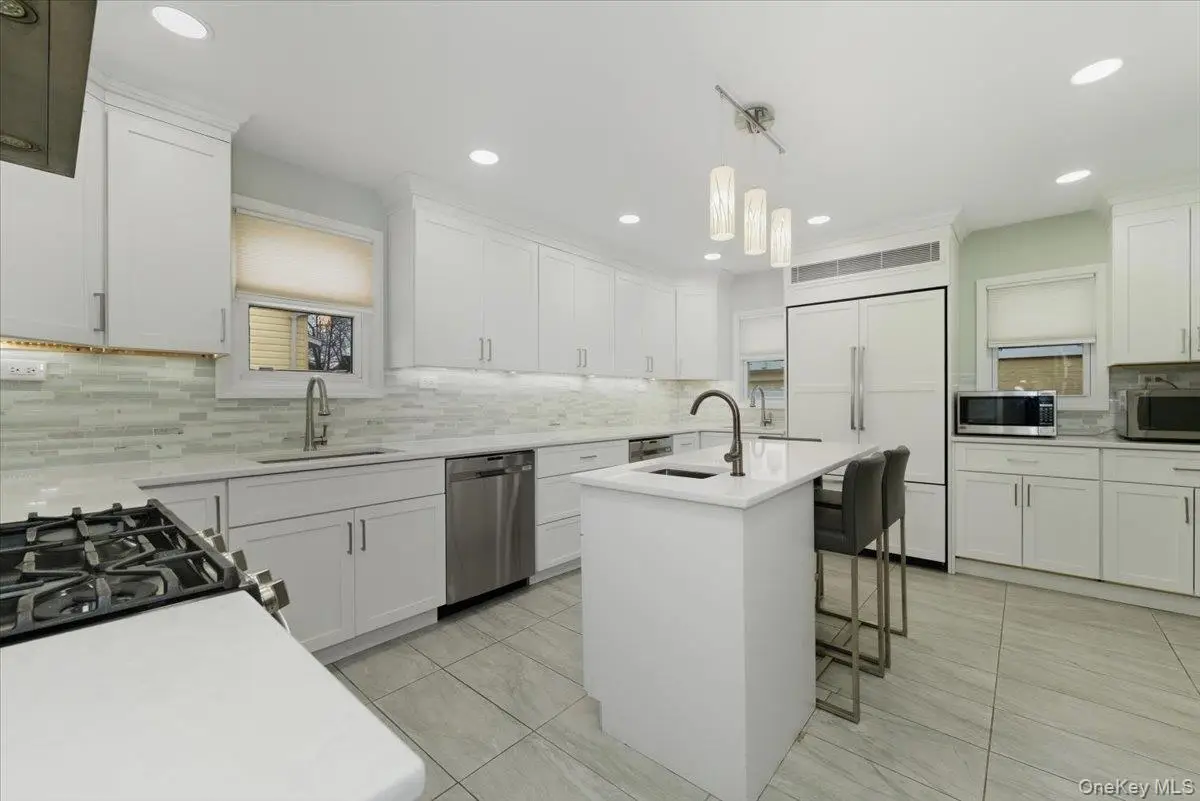 422 Cedarhurst Avenue, Cedarhurst, NY 11516 - Image #1