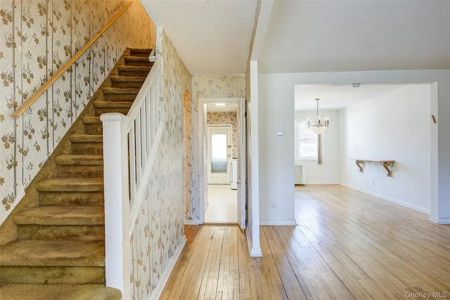 7533 168th Street, Fresh Meadows, NY 11366 - Image #3