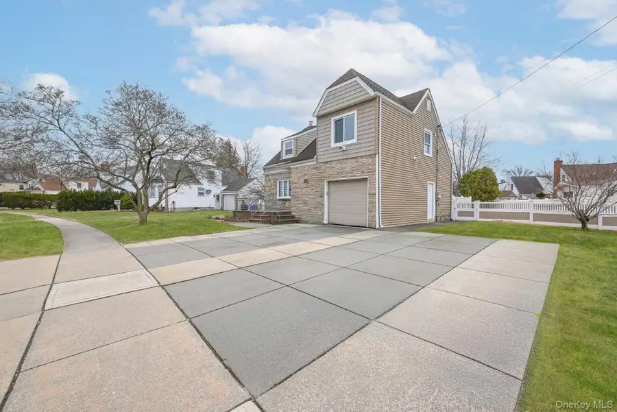 100 Morris Parkway, Valley Stream, NY 11580 - #3