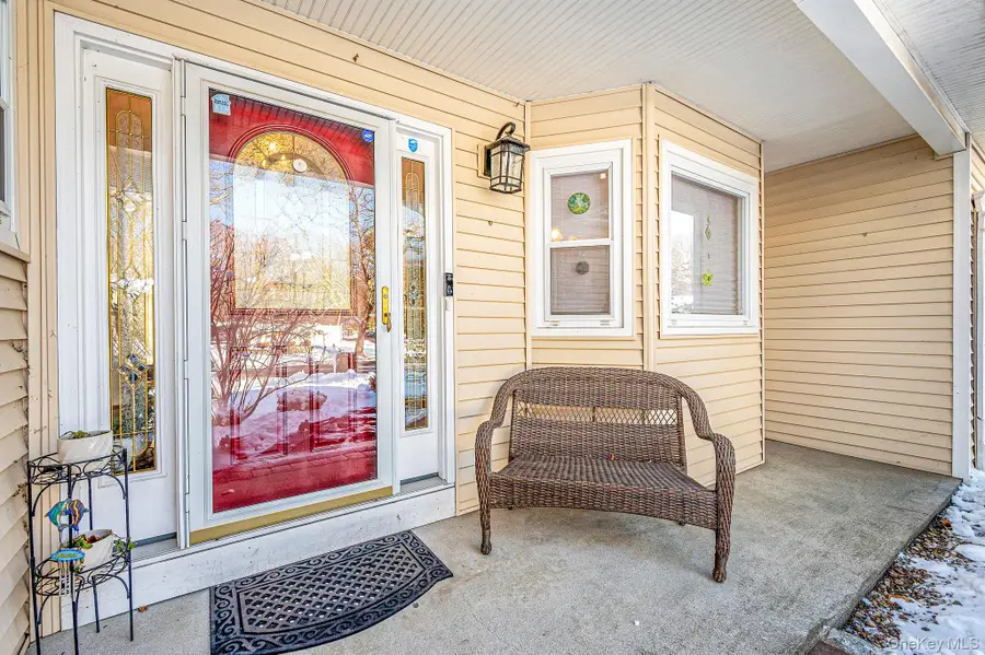 2 Greenpine Court, Dix Hills, NY 11746 - Image #3