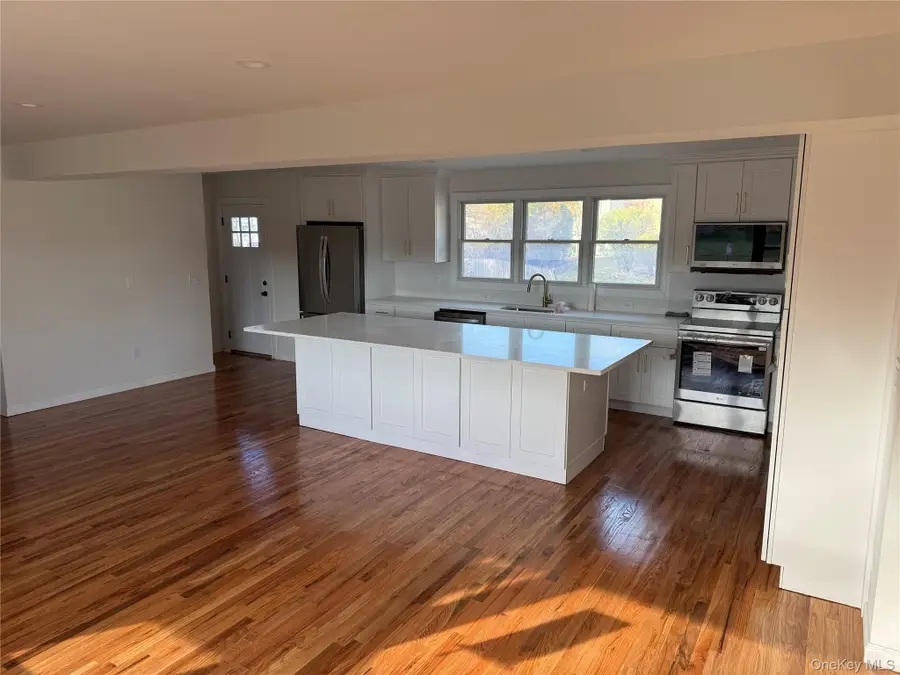 751 Centerwood Street, West Babylon, NY 11704 - Image #3