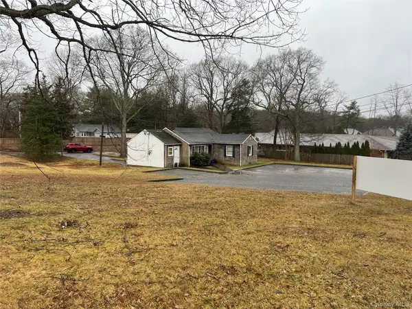 4 New Lane/ Middle Country Rd Road, Selden, NY 11784