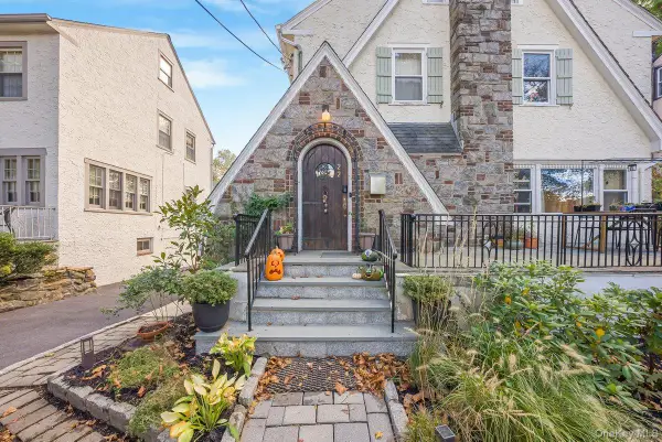 22 Palmer Avenue, Mount Vernon, NY 10552