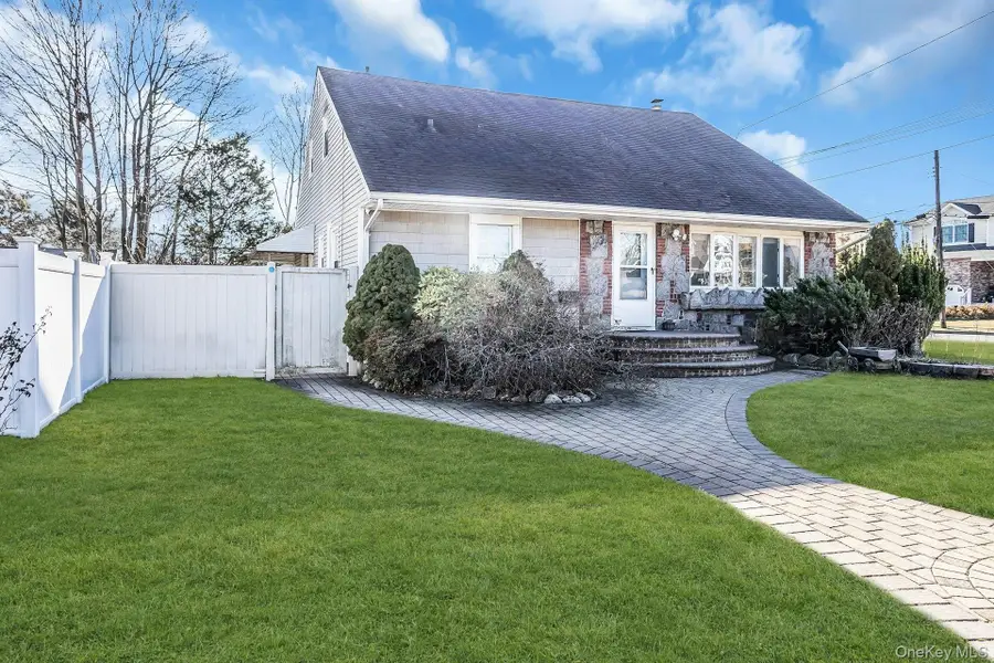 2864 Wilson Avenue, Bellmore, NY 11710 - Image #2