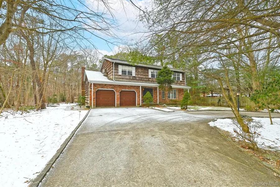99 Oakfield Avenue, Dix Hills, NY 11746 - Image #3