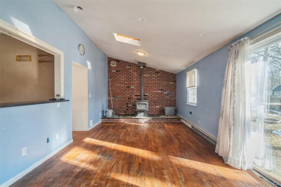 4 Laurel Lane, Shirley, NY 11967 - #2