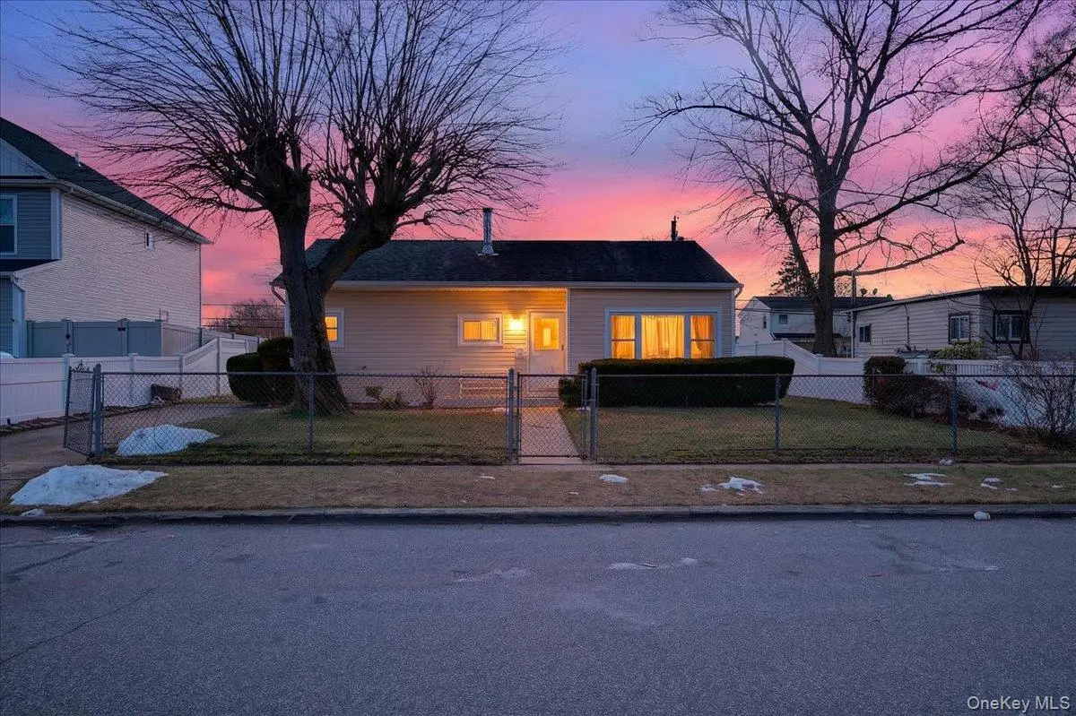 21 Somerset Road N, Amityville, NY 11701 - Image #1