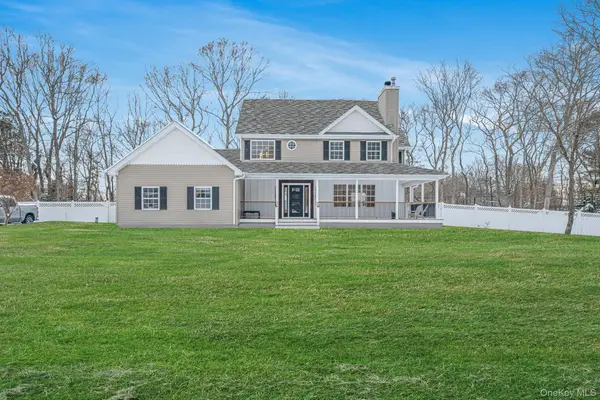 7 Sander Court, Middle Island, NY 11953