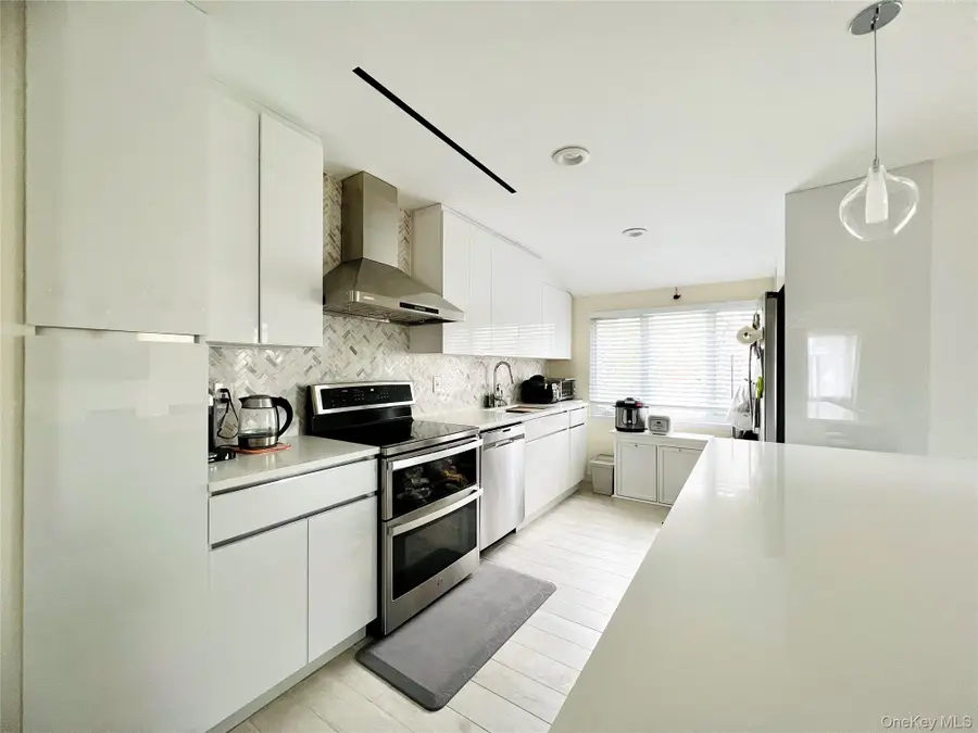 66 Smith Street, Glen Cove, NY 11542 - Image #2