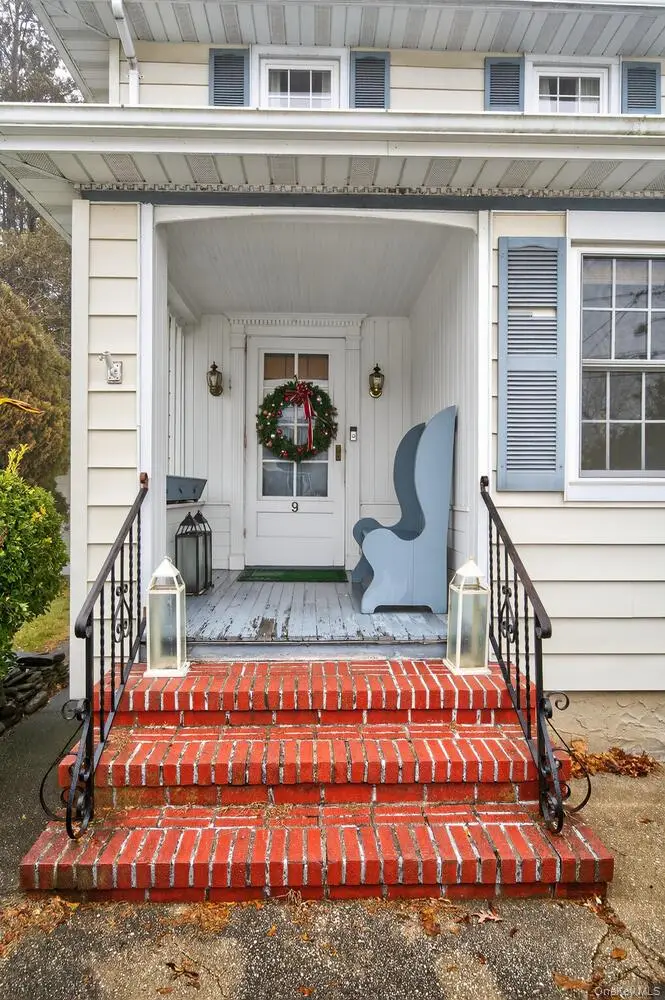 9 Garden Place, Bay Shore, NY 11706 - Image #3