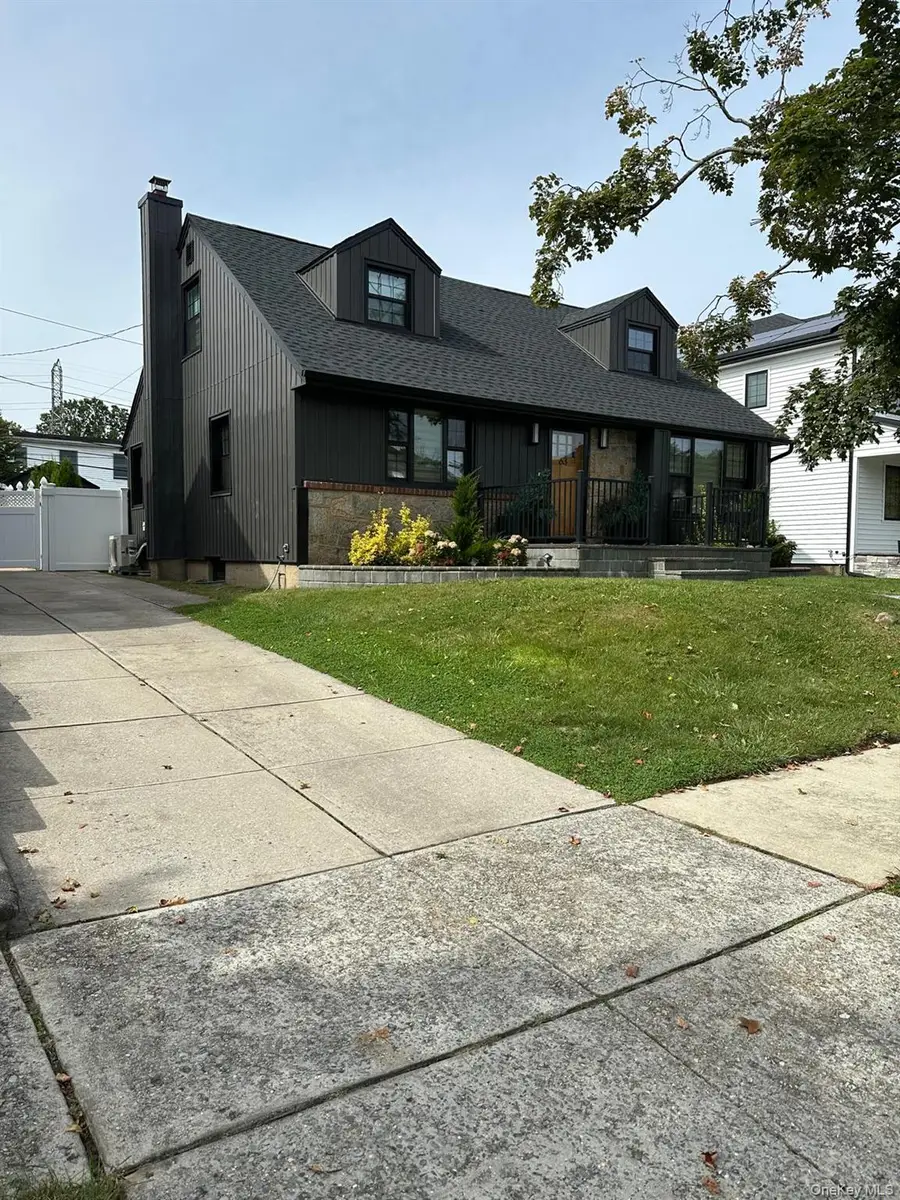 63 Pembrook Drive, Mineola, NY 11501 - #2