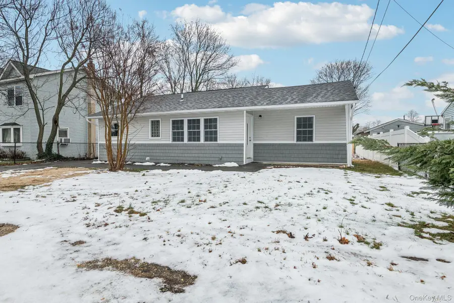 16 Belgrave Avenue, Bay Shore, NY 11706 - Image #3