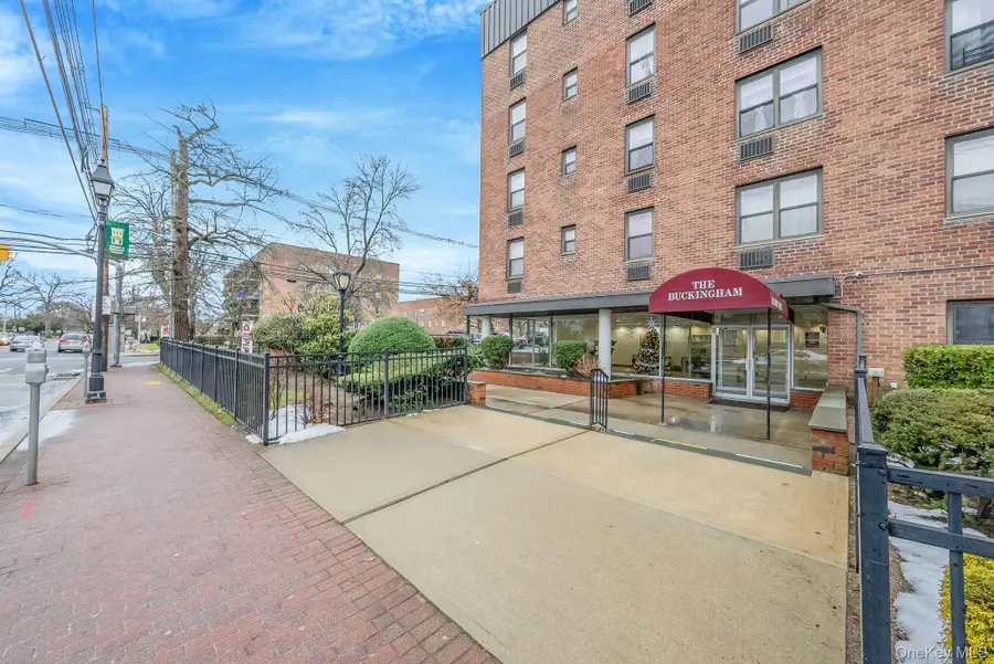 124 Smith Street #3F, Freeport, NY 11520 - Image #2