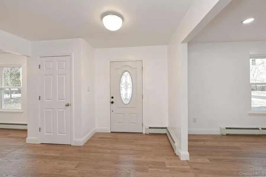 34 Warner Road, Huntington, NY 11743 - Image #3