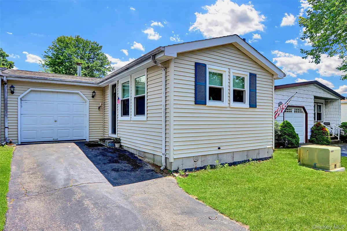 164 Village Circle W, Manorville, NY 11949 - Image #1