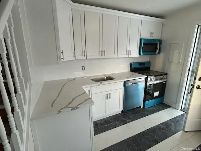 3037 N Jerusalem Road, Levittown, NY 11756 - Image #2