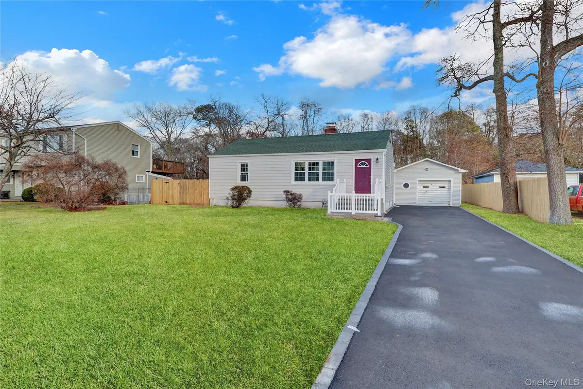 225 Norma Avenue, West Islip, NY 11795 - Image #1