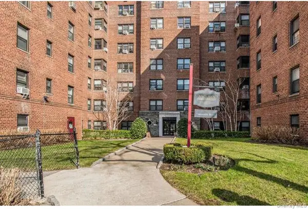 2 Fisher Drive #102, Mount Vernon, NY 10552