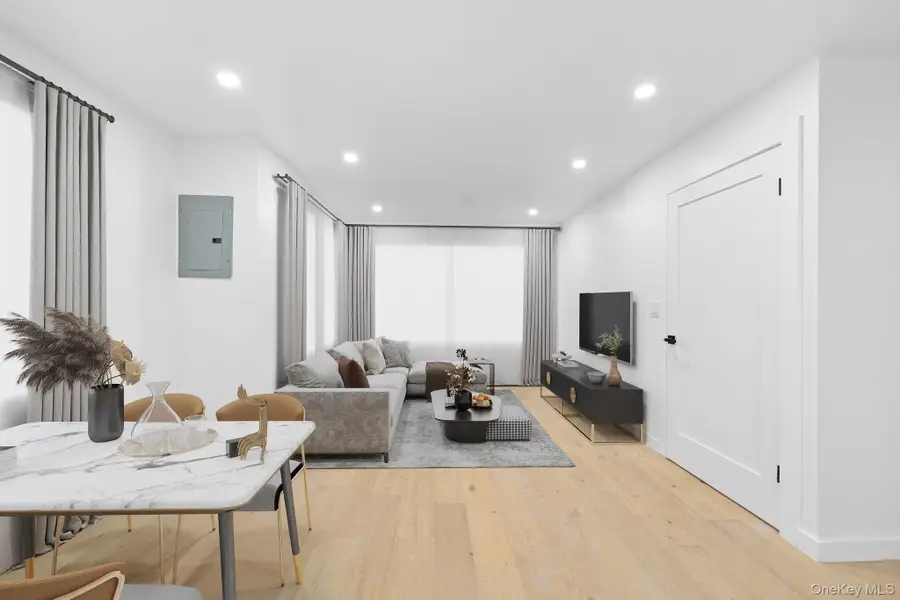 19124 Murdock Avenue, Saint Albans, NY 11412 - Image #2