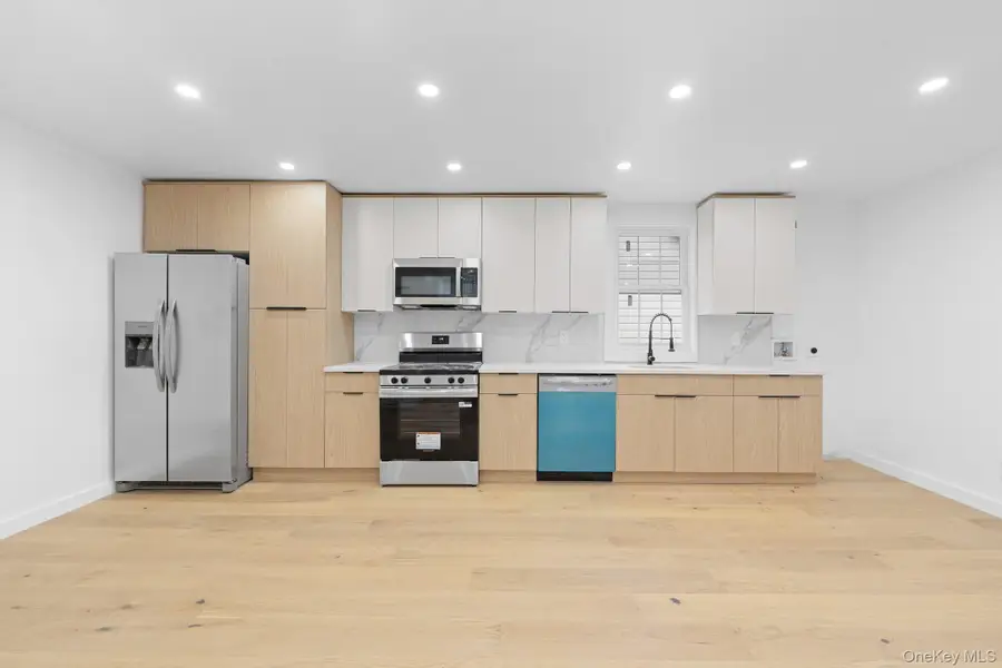 19124 Murdock Avenue, Saint Albans, NY 11412 - Image #3