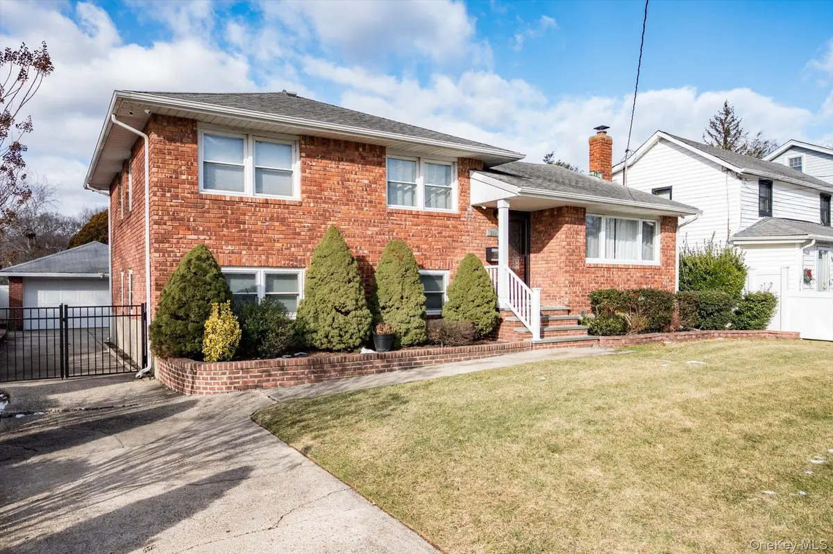 844 Arthur Street, West Hempstead, NY 11552 - Image #1