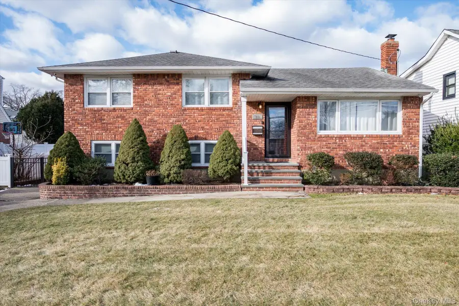 844 Arthur Street, West Hempstead, NY 11552 - Image #2