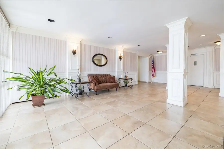 280 Guy Lombardo Avenue #3D, Freeport, NY 11520 - Image #2