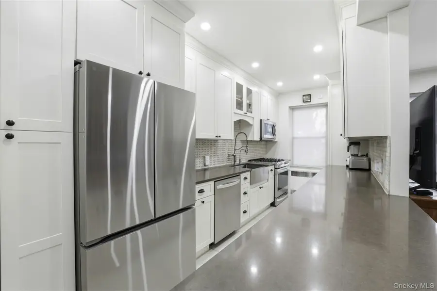 25-40 31st Avenue #2L, Astoria, NY 11106 - Image #2