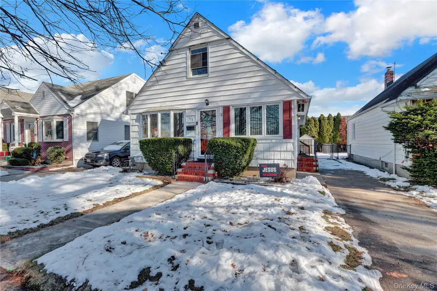 932 Cherry Lane, Floral Park, NY 11001 - Image #2