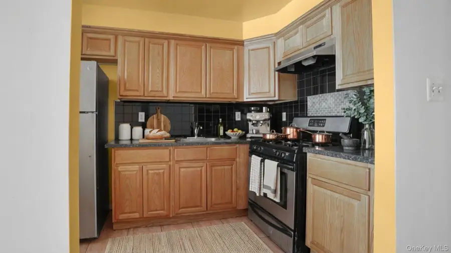 2939 Colden Avenue, Bronx, NY 10469 - Image #2