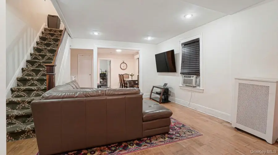 23709 93rd Road, Bellerose, NY 11426 - Image #3