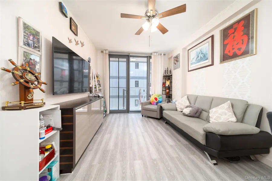 144-27 Sanford Avenue #4K, Flushing, NY 11355 - Image #2