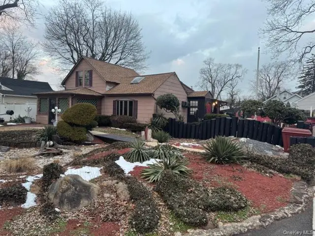 11 Hatcher Court, North Amityville, NY 11701 - Image #2